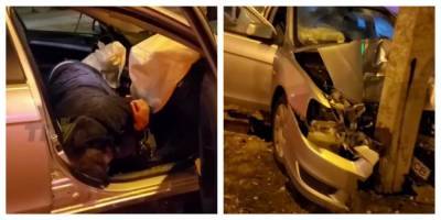Водитель-неадекват едва не протаранил толпу в Харькове, жуткое видео: "Столб спас людей на тротуаре"