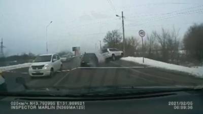 В Приморье таран двух автоледи попал на видео