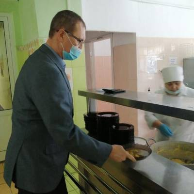 В Мариинске проверили все школы после жалоб родителей на питание детей
