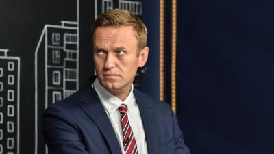 Волков назвал Явлинского "трусом" за слова о Навальном