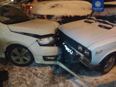 В Одессе пьяный водитель спровоцировал ДТП, в котором пострадали 7 машин