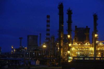 Лукойл снизил добычу нефти в 20г на 8,5% до 80 млн т