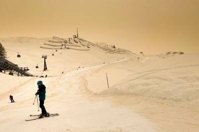 Словакию и Чехию засыпало цветным снегом: С чем это связано