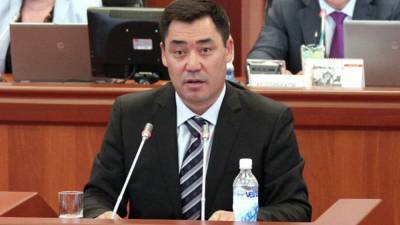 Садыр Жапаров - Президент Жапаров объяснил, почему не хочет видеть свои портреты в кабинетах чиновников - politros.com - Киргизия