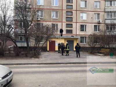 В Харькове студентка оставила вещи и выпрыгнула из окна высотки
