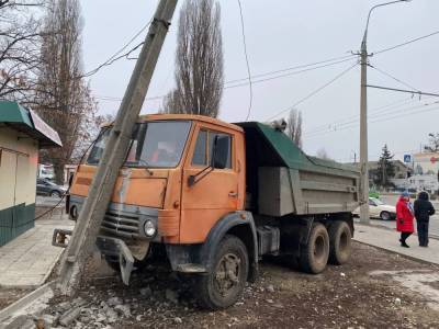 В Харькове "КАМАЗ" протаранил маршрутку с пассажирами