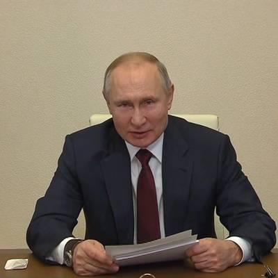 Путин отметил успех отечественных вакцин от коронавируса
