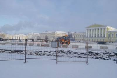 В самом центре Костромы — очередной ремонт от ТГК-2, самое время