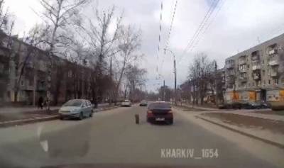 В Харькове у машины на скорости отлетело колесо: безумное видео