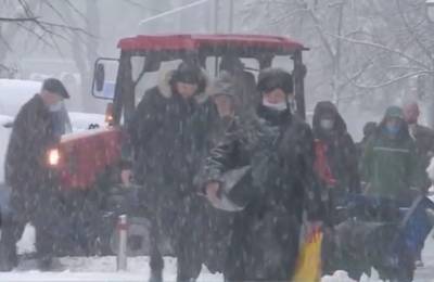 От диких морозов до жары +15: Украину накроют погодные качели