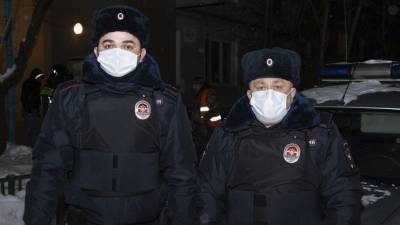 Полицейские помогли спасти ребенка во время пожара в Новой Москве