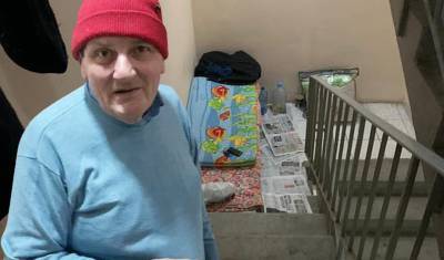 Экс-журналист из «Вечерней Москвы» лишился квартиры и ночует в подъезде