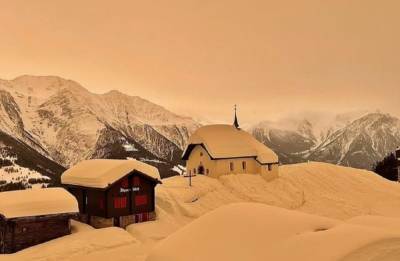 Чехию и Словакию покрыл цветной снег: какая причина уникального явления – фото