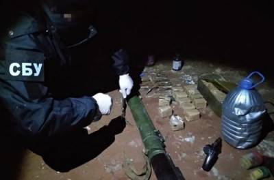 СБУ выявила на Ровенщине тайник рецидивиста со взрывчаткой