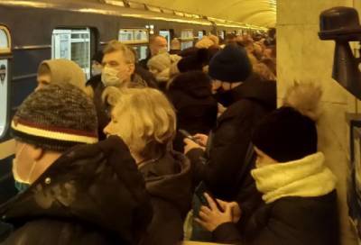 На оранжевой ветке петербургского метро восстановили движение