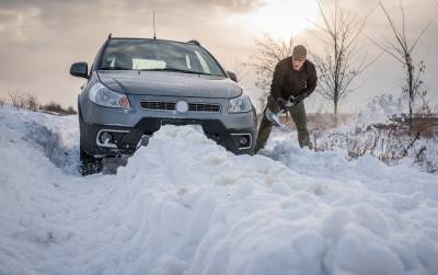 Что делать если машина застряла в снегу: полезные советы