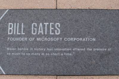 Билл Гейтс рассказал о двух угрозах, следующих после COVID-19