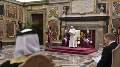 Папа Римский отреагировал на продление договора о сокращении стратегических вооружений