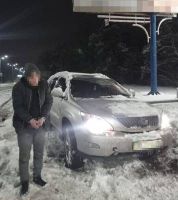 В Киеве автомойщик взял Лексус клиента покататься и разбил его