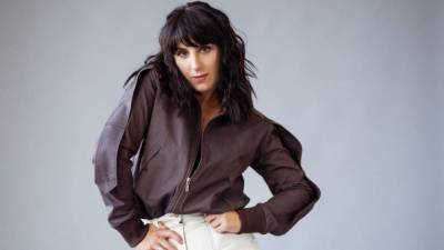 В куртке и брюках: Джамала покорила стильным образом от украинских брендов – эффектные фото
