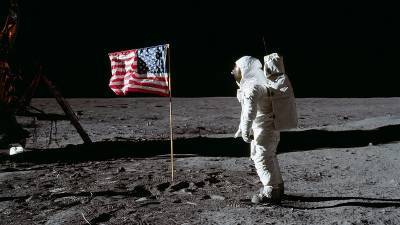 Эксперт из США выяснил, куда улетел мяч игравших на Луне в гольф астронавтов