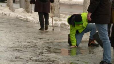 Пензенцы требуют обработать тротуары от гололеда - penzainform.ru - Пенза