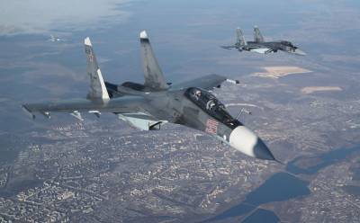 Военные эксперты назвали ключевые преимущества российского Су-35 над F-15 из США