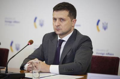 «Зеленский боится России»: об отказе Украины от «Спутник V»