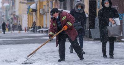 Украина в снежном плену: какие аэропорты до сих пор не работают и где на дорогах ограничено движение