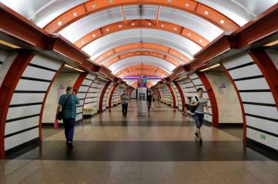 В Петербурге снова перенесли строительство двух новых веток метро