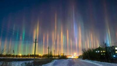 Жители Ленобласти и Петербурга вновь заметили «световые столбы»