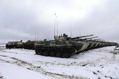 В граничащем с Украиной военном округе РФ начались масштабные учения десантных войск