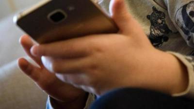 С родительского телефона: семилетний мальчик «просадил» больше €2 700 на онлайн-играх