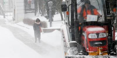 Снегопады в Украине: два аэропорта не работают, движение грузовиков частично ограничили, в Киеве — почти 250 ДТП