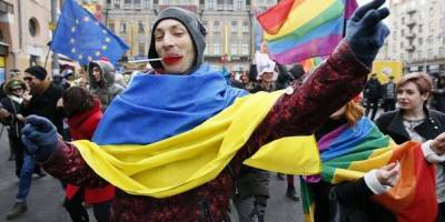 Украина превращается в «голубой» Зе-огонёк