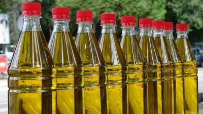 Оптовая стоимость подсолнечного масла выросла на 2825 рублей в России