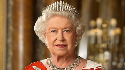 Королеву Елизавету II публично обвинили в сокрытии богатств