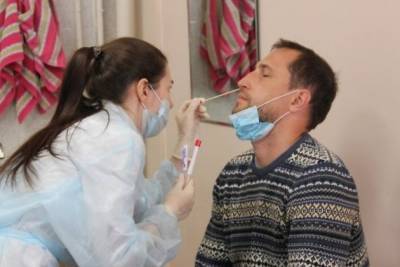 Суточная заболеваемость COVID-19 в России достигла минимума с октября