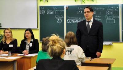 Экс-главу минобра Архангельской области будут судить за развращение школьниц