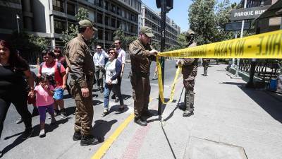 Суд отправил застрелившего жонглера в Чили полицейского под домашний арест