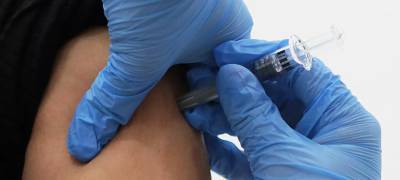 Прививку от коронавируса сделали почти 11 тысяч жителей Карелии