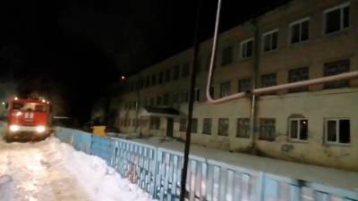 Новости на "России 24". В Саратовской области произошел крупный пожар в здании школы