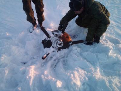 Вмерзшую в лед морскую мину нашли в Финском заливе