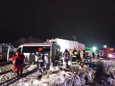 На Прикарпатье мусоровоз протаранил микроавтобус, погибли два человека (ФОТО)