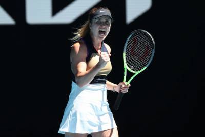 Свитолина пробилась во второй круг Australian Open, обыграв Бузкову