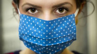 Самодельные – запрещены: во Франции школьники могут носить только медицинские маски