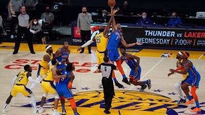 Трипл-дабл Джеймса помог «Лейкерс» обыграть «Оклахому» в НБА