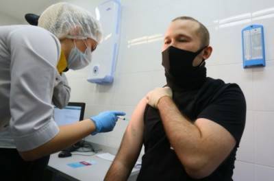 Степанов назвал теоретическую дату начала вакцинации