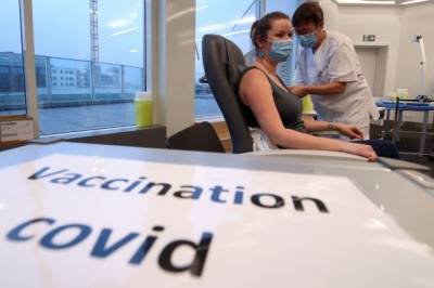 Роспатент получил 16 заявок на вакцины от коронавируса с начала пандемии
