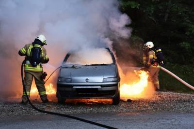 Что делать, если загорелся автомобиль — рассказали в МЧС ДНР